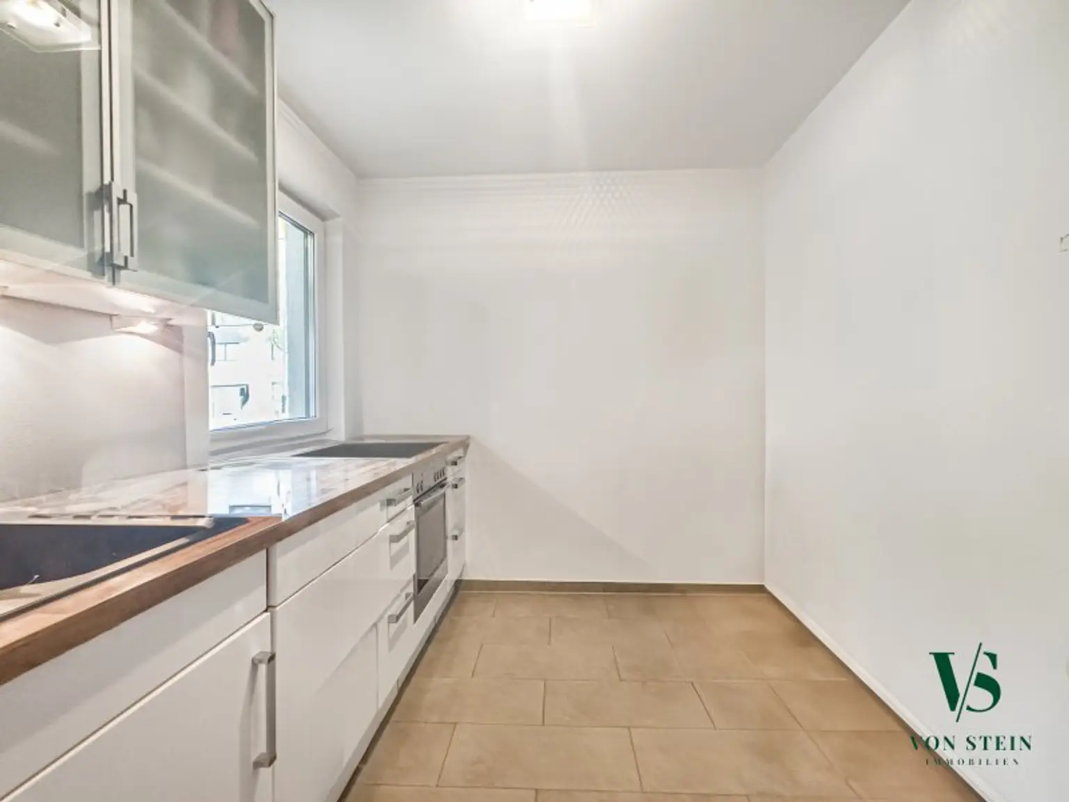 Bogenhausens Schmuckstück: Exklusive 3-Zimmer-Wohnung mit Loggia und Garage