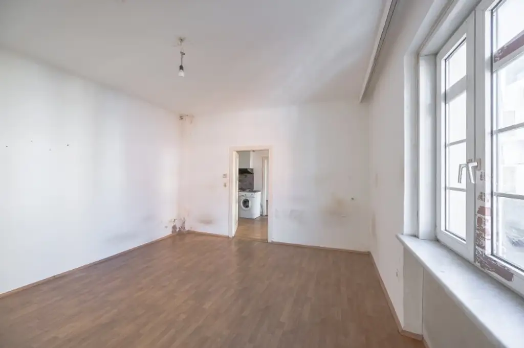 ++NEU++ 3-Zimmer Altbau-Wohnung (sanierungsbedürftig) mit viel Potenzial!