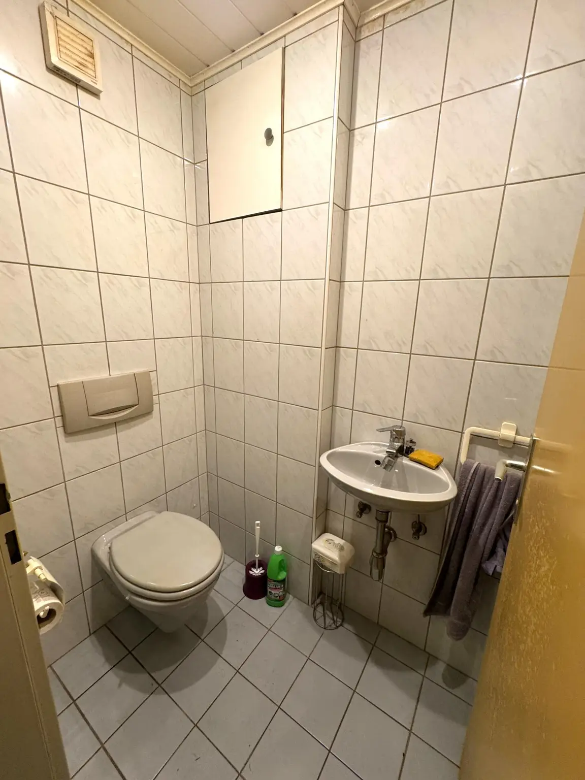 Großzügiges Einfamilienhaus mit Pool, Wintergarten und Doppelgarage mitten im Grünen!