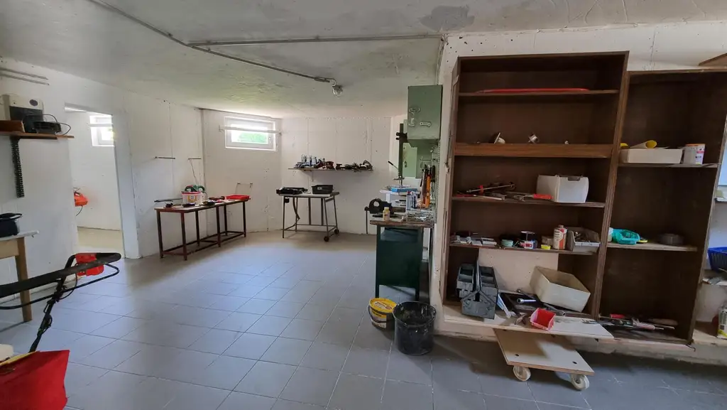 Charmanter Bungalow mit großem Garten, Photovoltaik & Teichanlage