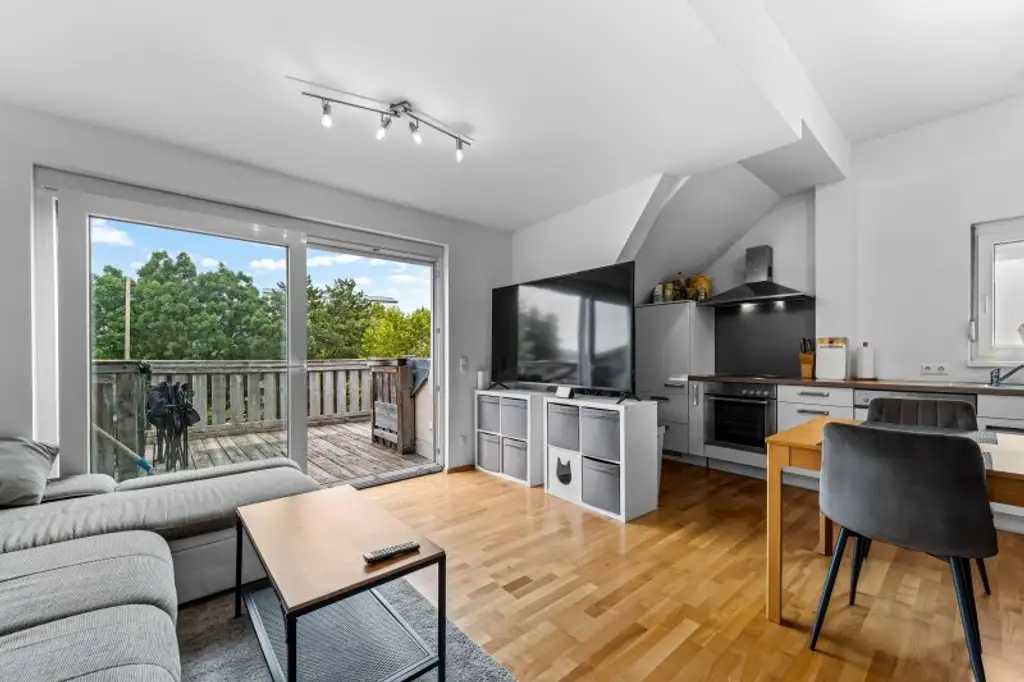 Charmante 3-Zimmer-Dachgeschosswohnung mit Terrasse und Bergblick in Klagenfurt!