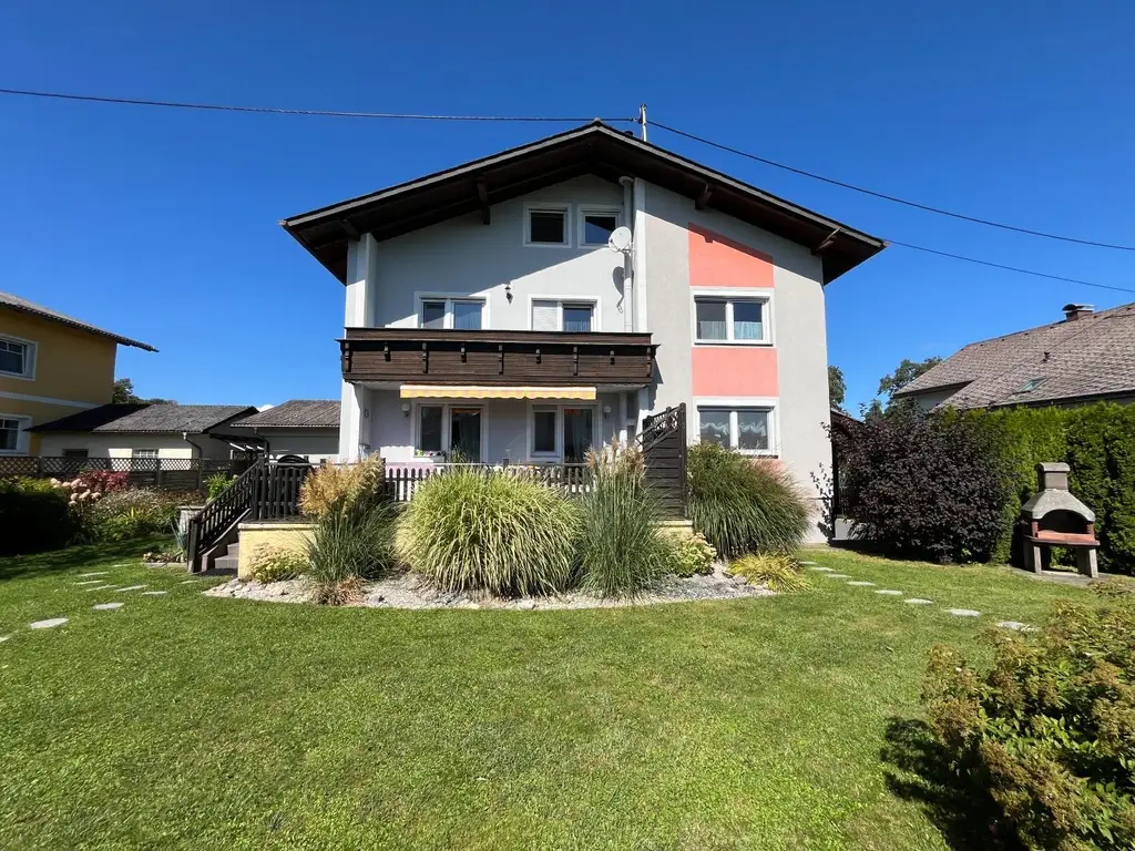 OPEN HOUSE! Großzügiges leistbares Wohnhaus mit 3 getrennte Wohneinheiten, Traumgarten, Doppelgarage und vielen Parkplätzen Tuffeltsham in Redlham