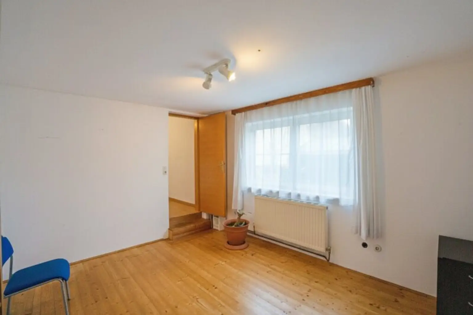 Erdgeschoßzimmer im Anbau