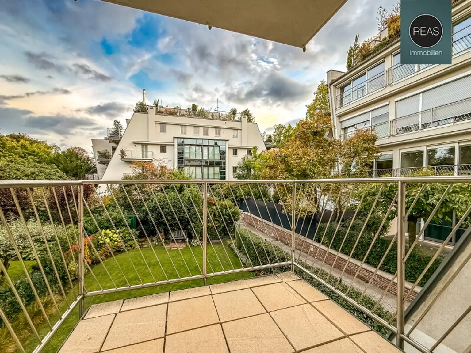 Provisionsfrei: Traumwohnung mit Balkon, Terrasse und Garage in exklusiver Gartenanlage bei der Hohen Warte!