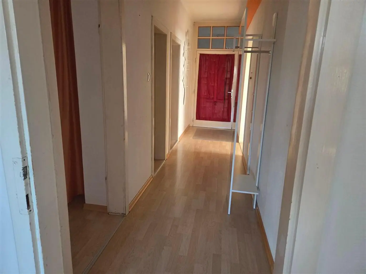Mehrparteienhaus im Stadtzentrum Heidenreichstein gegenüber der Wasserburg
