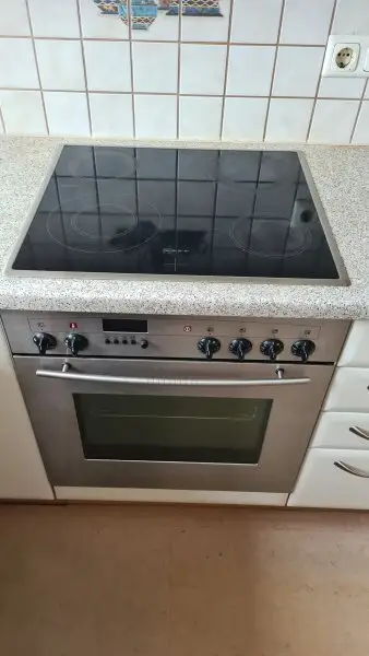 3 Zimmer-Wohnung mit Loggia und Einzelgarage in guter Lage