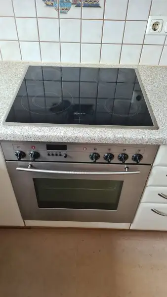 3 Zimmer-Wohnung mit Loggia und Einzelgarage in guter Lage