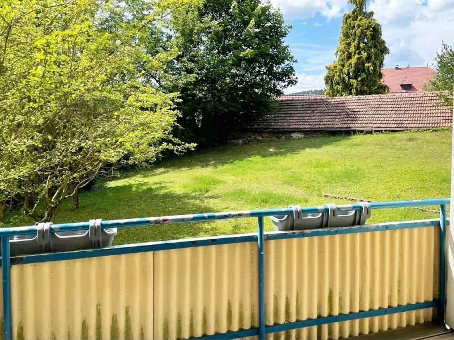 Großzügige 2 Zimmer-Loggia Wohnung - ruhig und gleichzeitig zentrumsnah - komplett möbliert