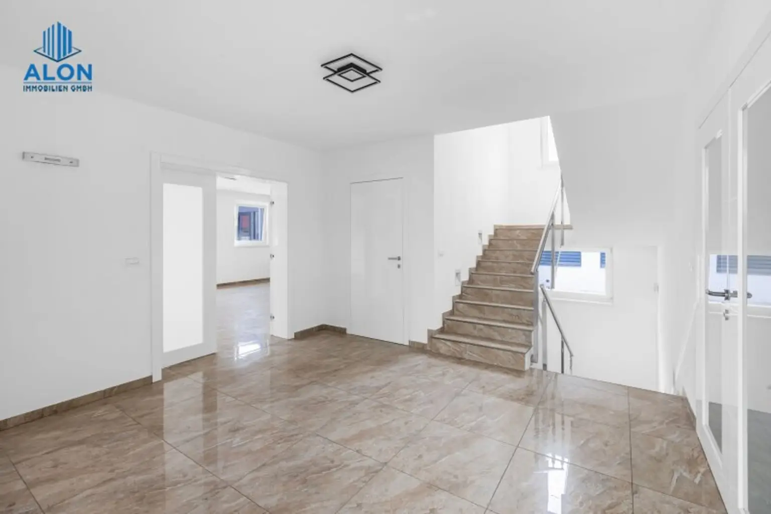 EXKLUSIVES WOHNHAUS | WOHNTRAUM | GROSSER GARTEN MIT WHIRLPOOL & SAUNA