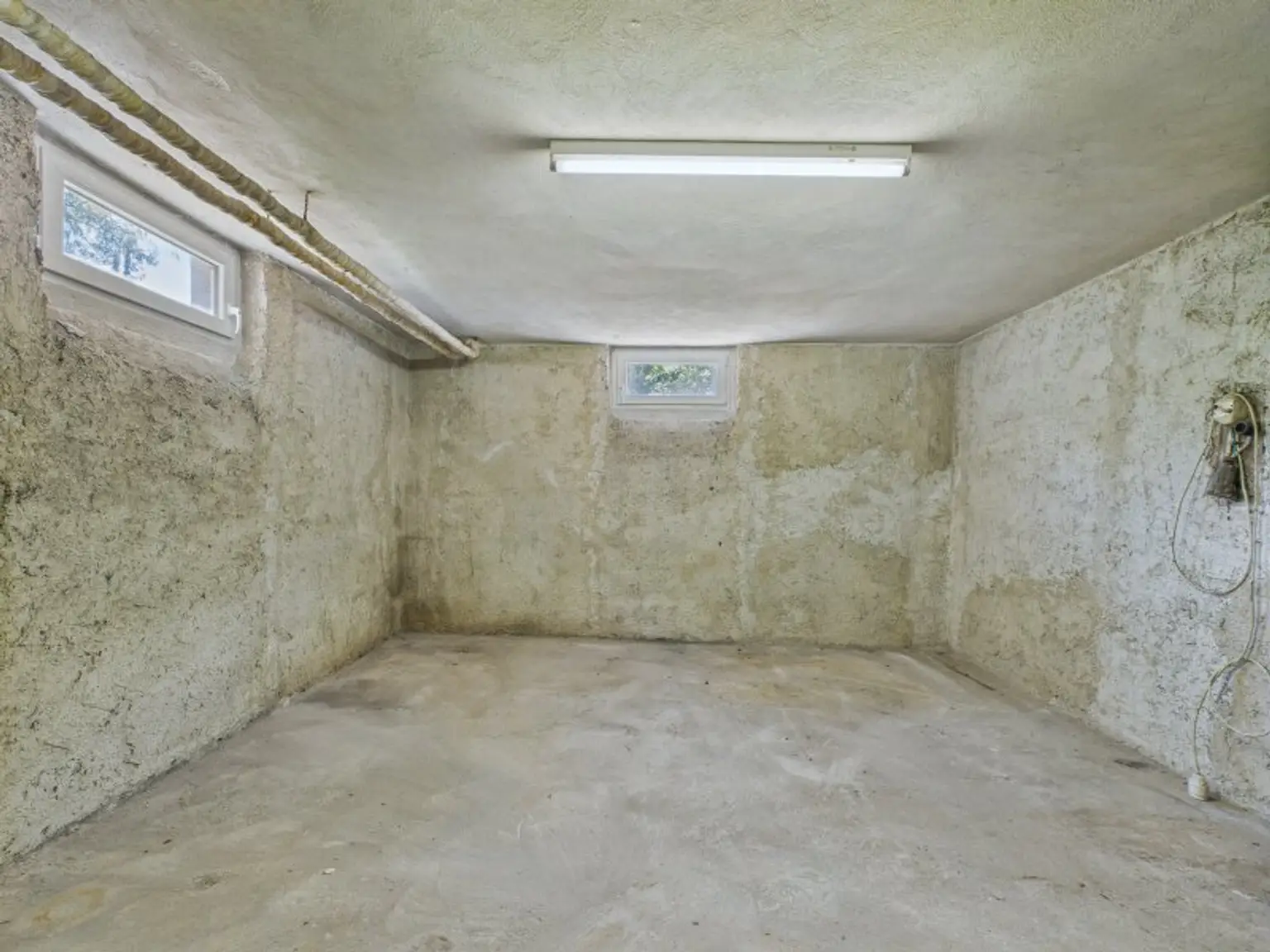 8 Zimmer Einfamilienhaus in Gänserndorf Stadt | 2.068 m² großes Grundstück