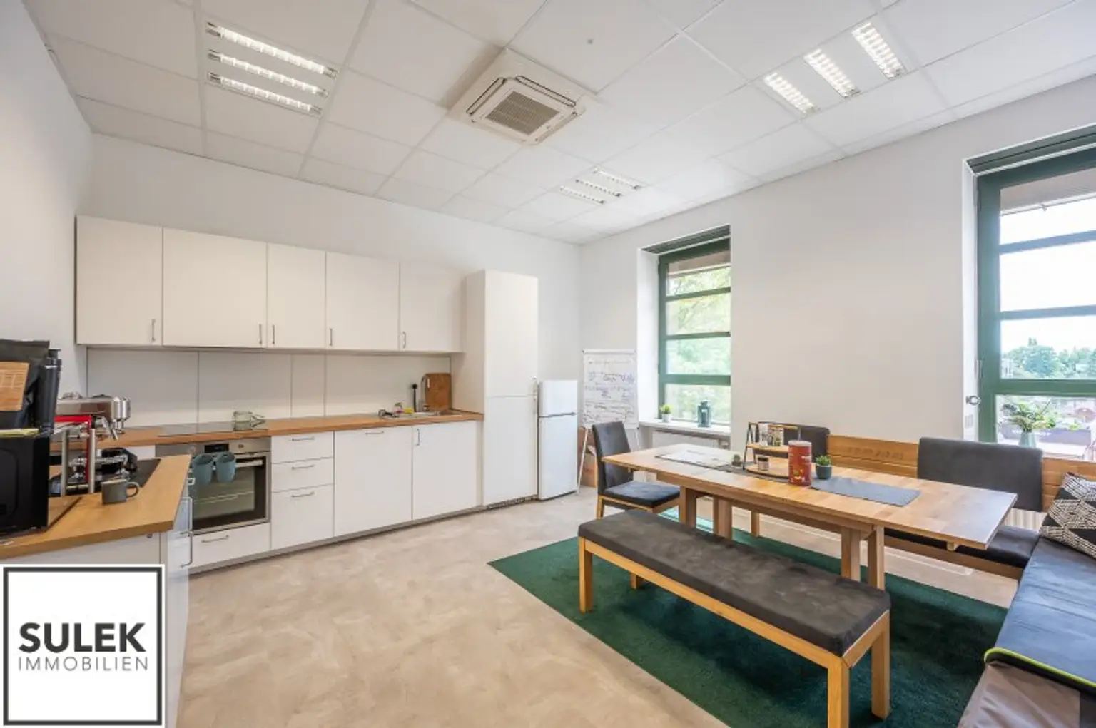 Ihr neuer Unternehmenssitz: Modernes Büro/ Praxisgebäude in Mödling mit Top-Anbindung