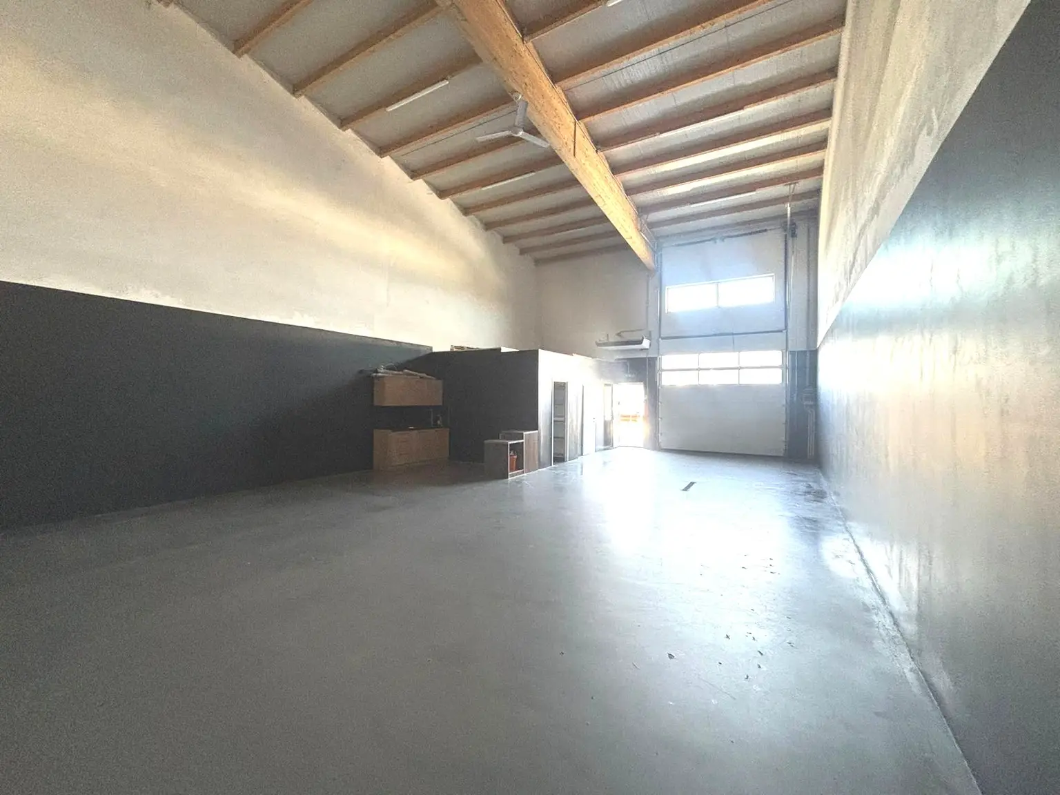 Mehrzweckhalle in guter Lage zu vermieten!