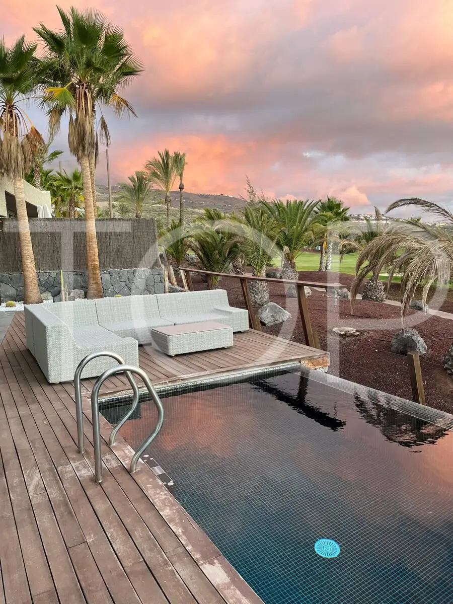 c1fd8204-dedd-4019-b489-03068a20d4ab