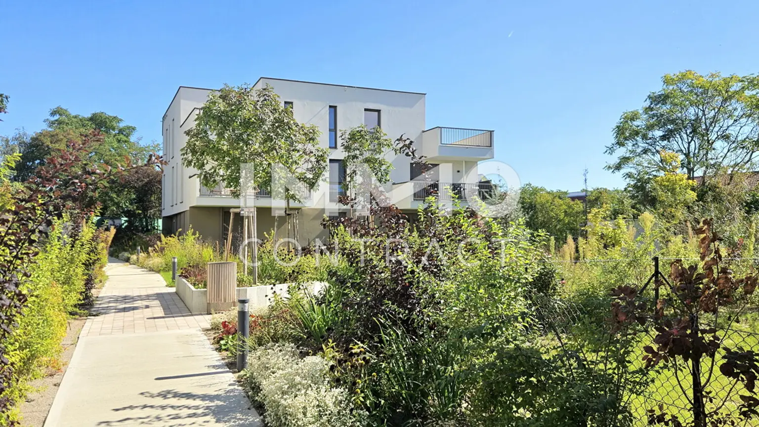 Grünblick & Ruhelage: Traumhaft moderne 4-Zimmer-Balkon-Wohnung - provisionsfrei!