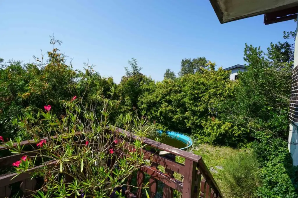 Landhaus mit Potential auf Anhöhe mit traumhaftem Weitblick ins Land