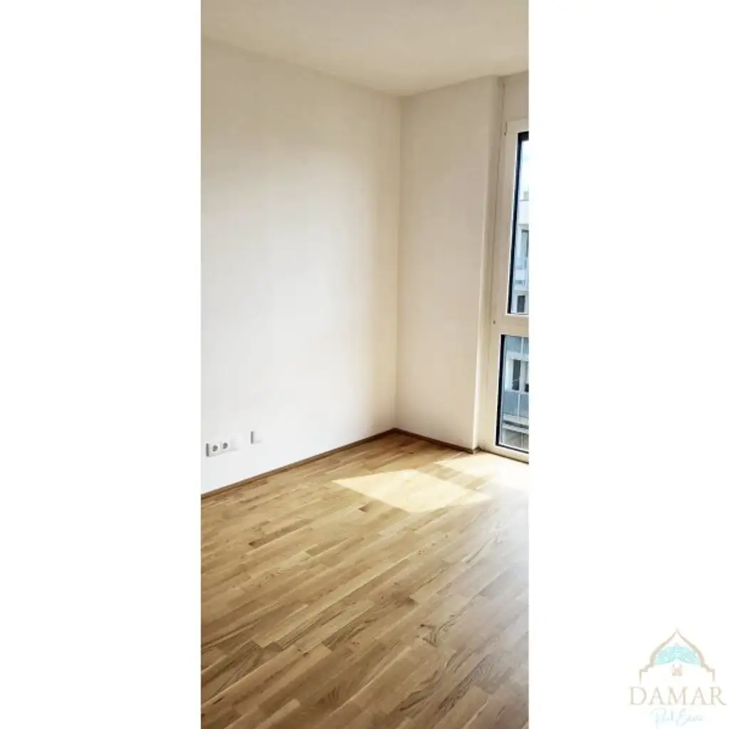 Traumhafte 4-Zimmer-Dachgeschoßwohnung mit großer 65m² Terrasse und Garagenplatz in 1220 Wien – Jetzt zugreifen!