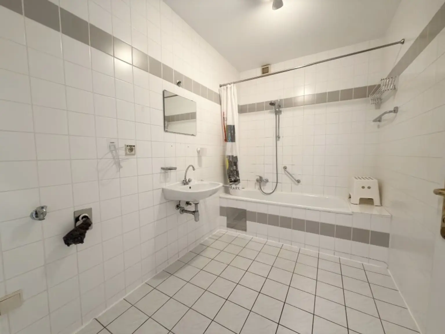 Badezimmer mit WM-Anschluss
