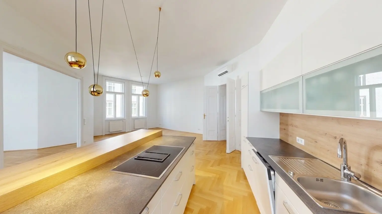 GROSSZÜGIGE ALTBAU-EINHEIT NAHE STADTPARK | WOHNEN & ARBEITEN AUF 227 M² (TOP 17 & 17A)