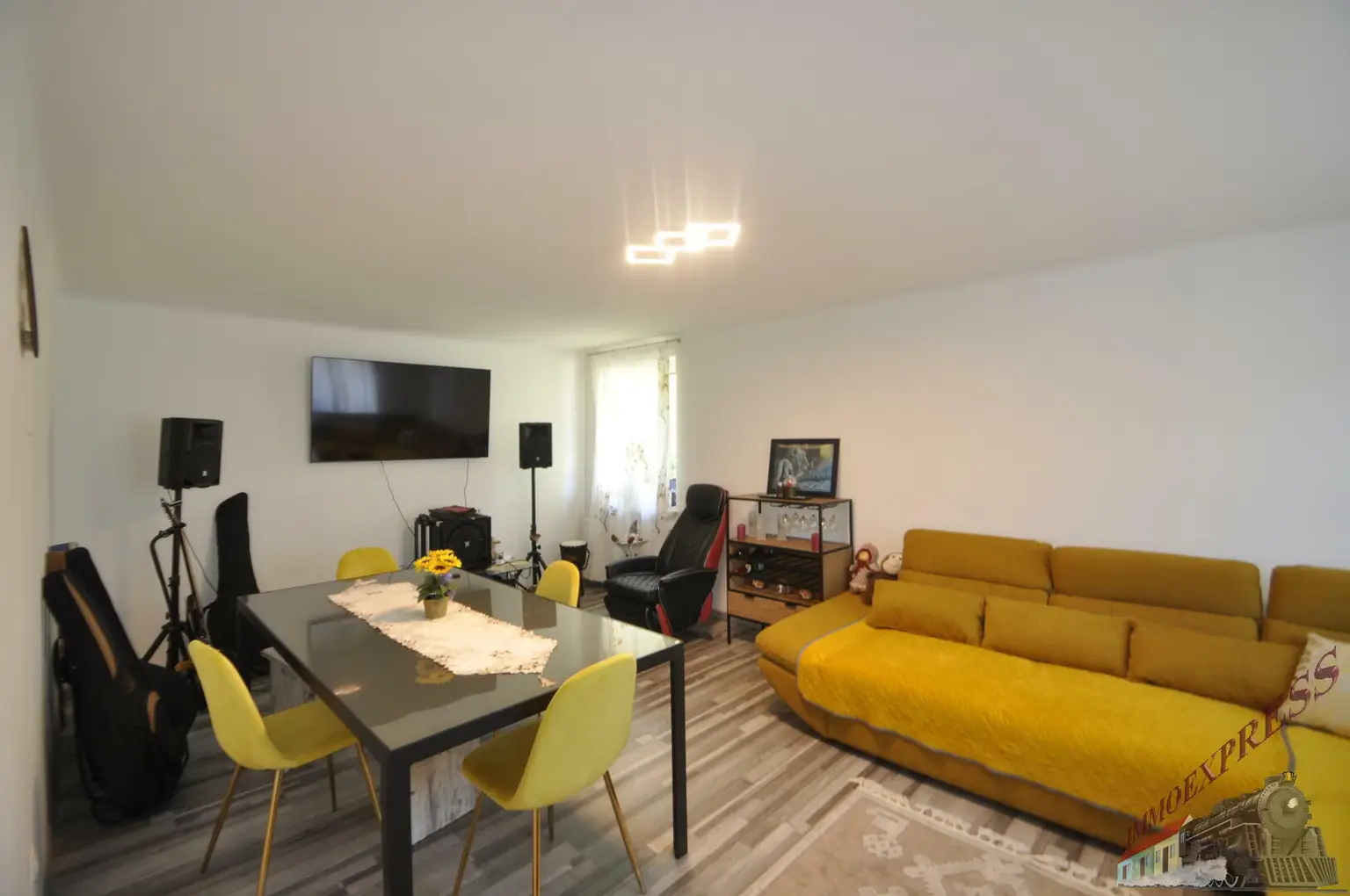 2-Parteien-Haus mit 2 Wohnungen zu je 112 qm und 67 qm in Rotheau