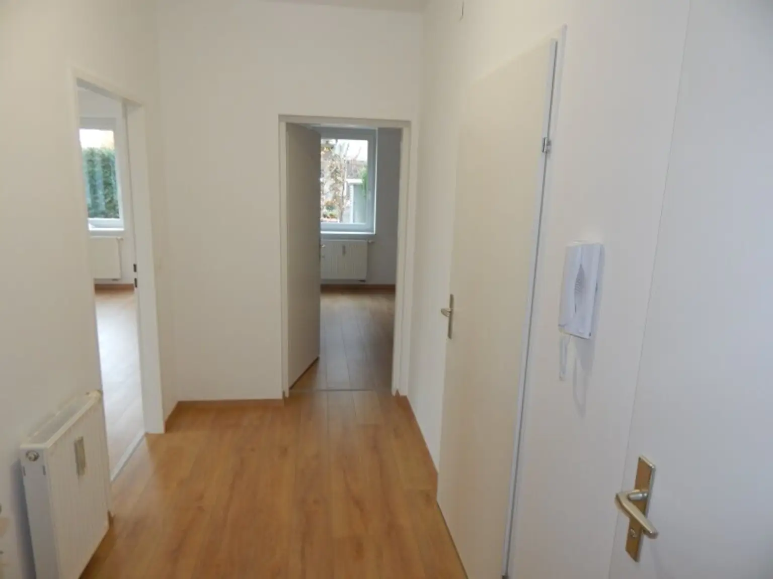 "PROVISIONSFREI" Helle und ruhige Garten-/Terrassenwohnung mit Tiefgaragenplatz