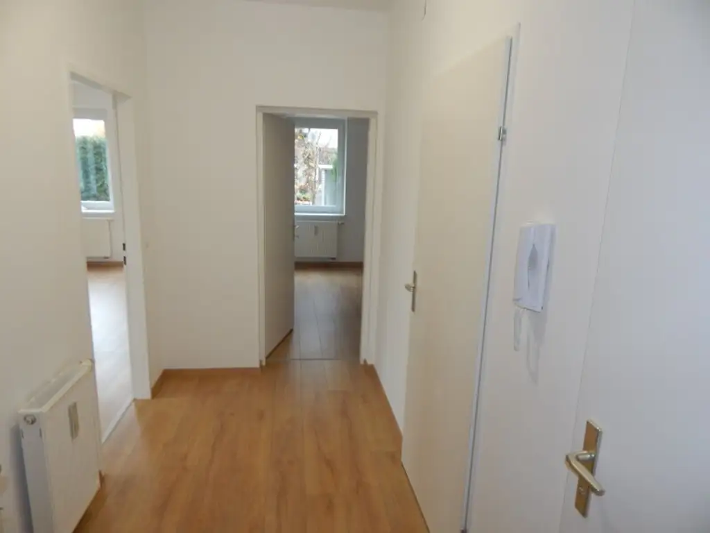 "PROVISIONSFREI" Helle und ruhige Garten-/Terrassenwohnung mit Tiefgaragenplatz