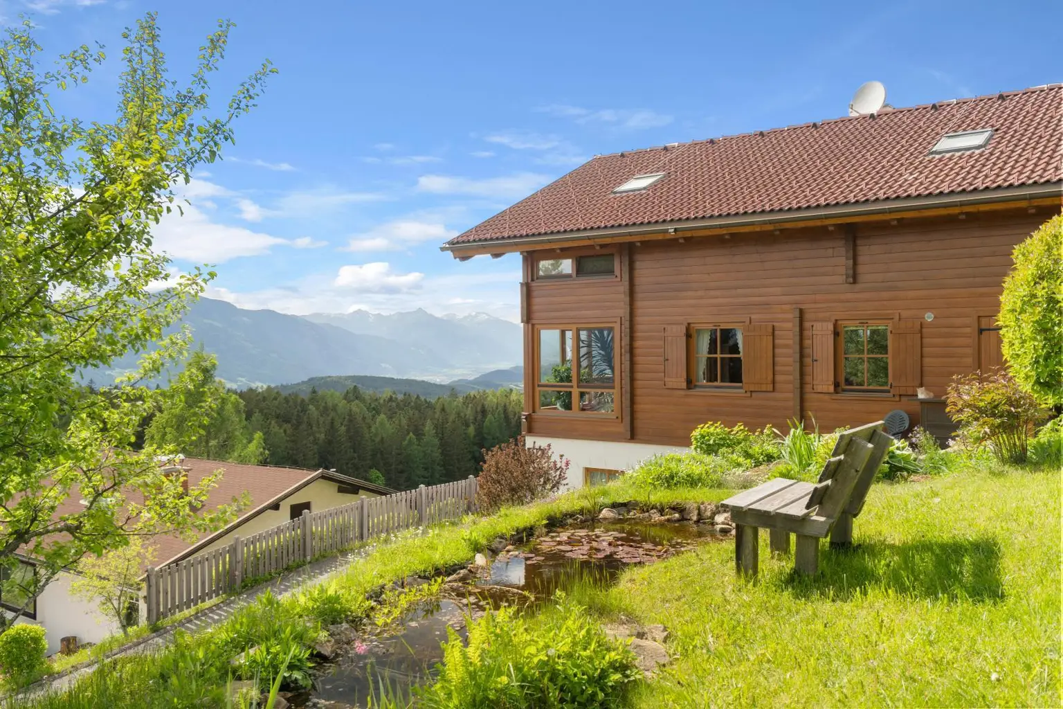 Holzhaus in Naturidylle