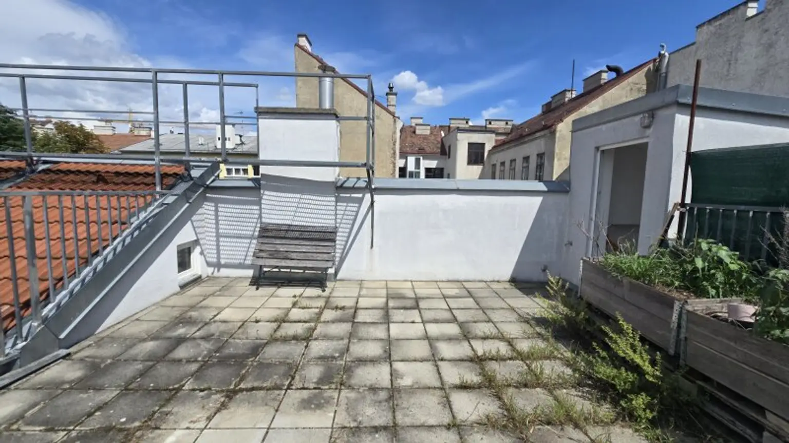 Schöne 4 Zimmer Wohnung mit Terrasse. Nähe Mariahilfer Straße