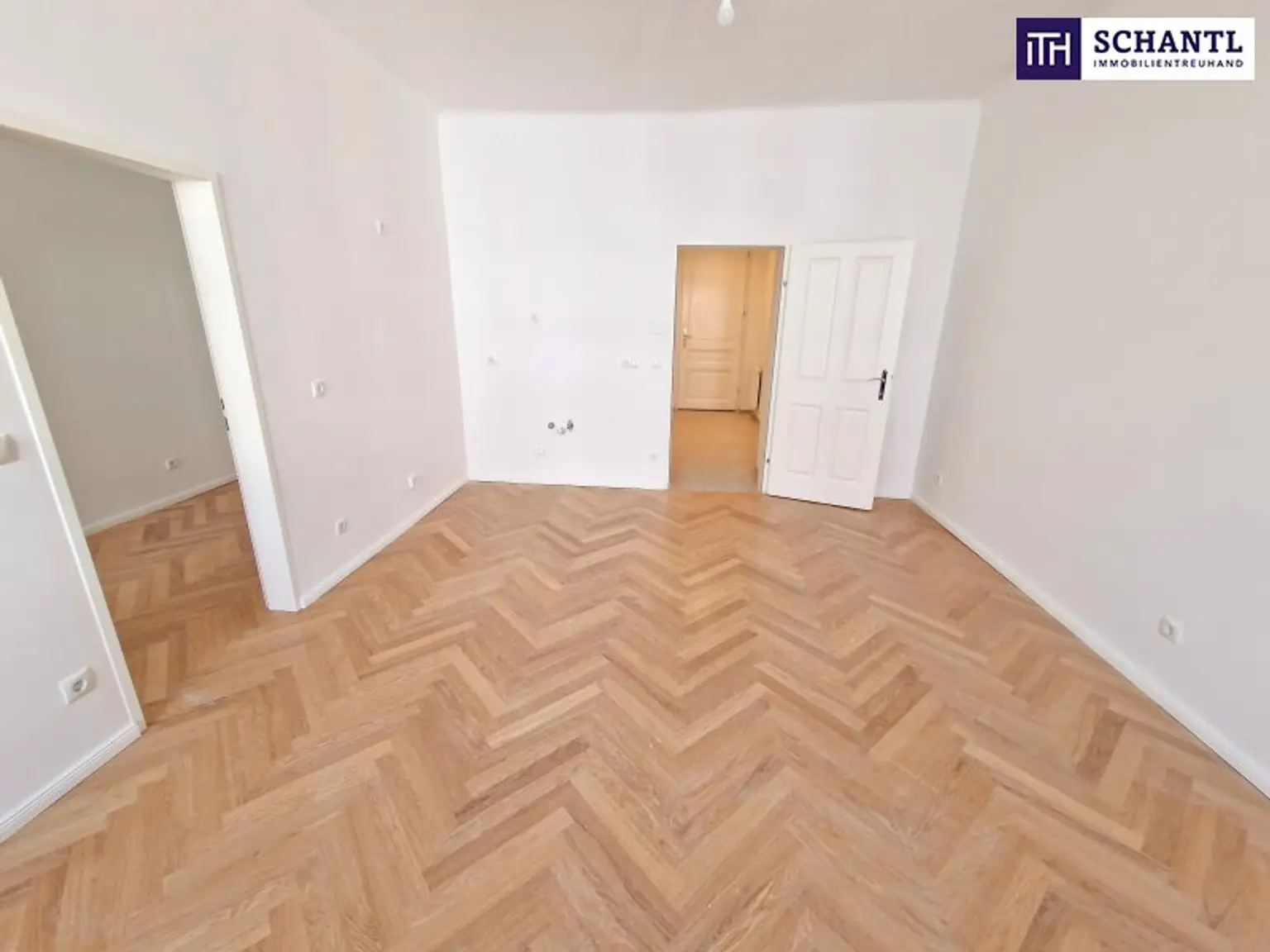 Wohnen mit Flair: Sanierte 2-Zimmer-Altbauwohnung mit hochwertiger Ausstattung, barrierefreiem Zugang und idealer Anbindung ins Stadtzentrum *** Überzeugen Sie sich selbst!