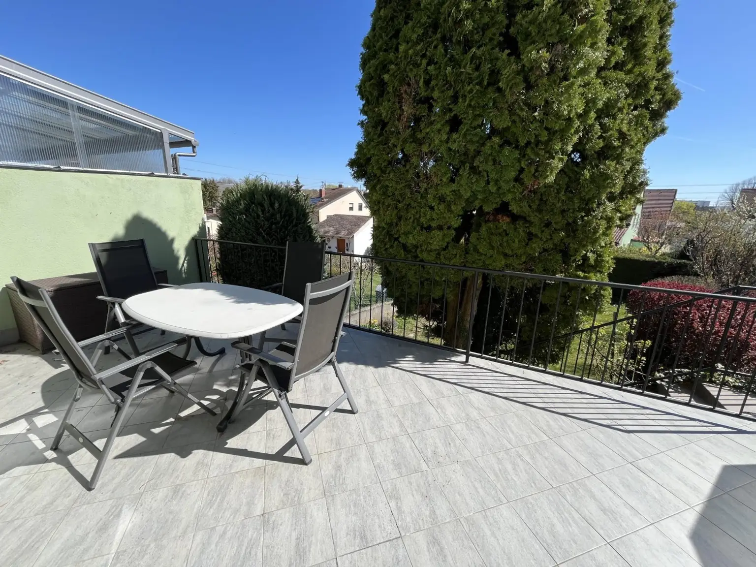 Vormittagssonne auf der Terrasse