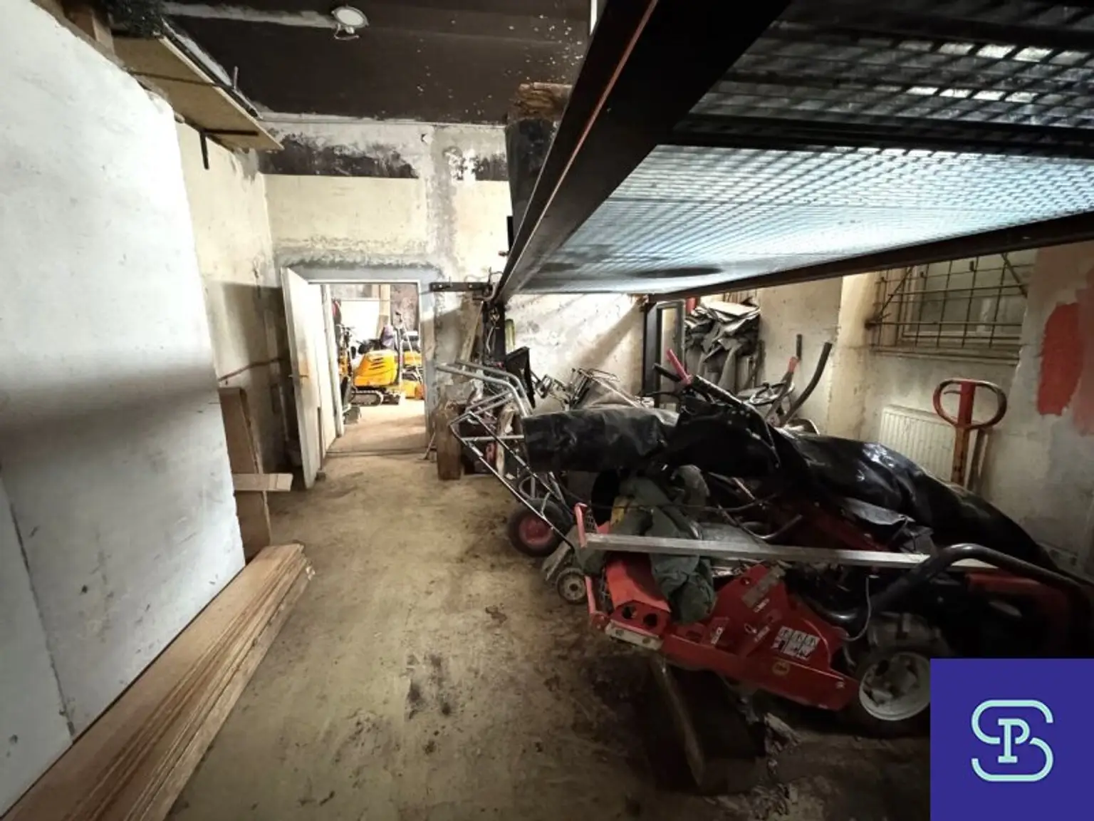 Betriebsobjekt 435m² mit Einfahrt Nähe Linzer Straße - 1140 Wien