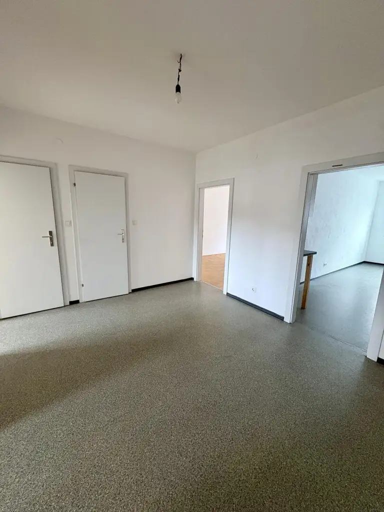 Geidorf: Großzügige 4 Zimmer-Mietwohnung, verglaste Loggia, WEG geeignet.