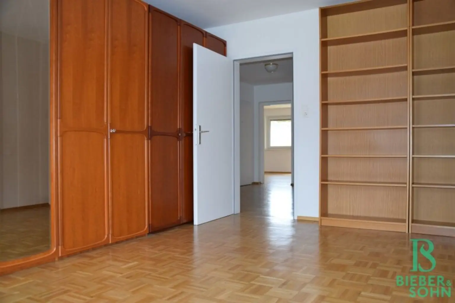 Sonnige Loggia-Wohnung mit Blick ins Grüne