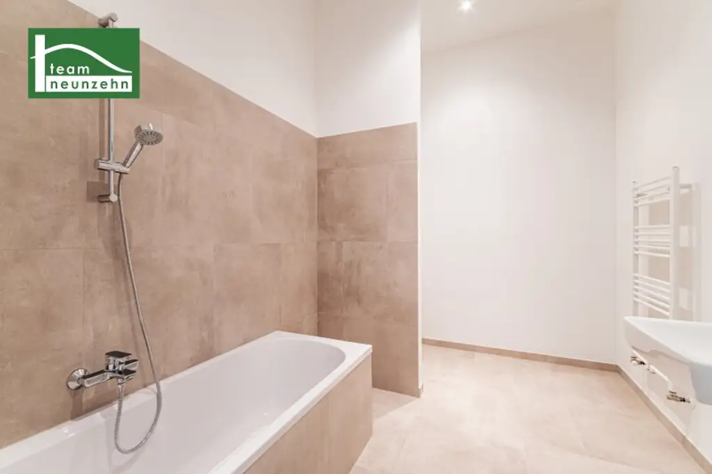 Sechshaus - Erstbezug nach Renovierung! Innenhofausrichtung und 5 Gehminuten zu U4 und U6! Helle Altbauwohnung mit großen Zimmern!