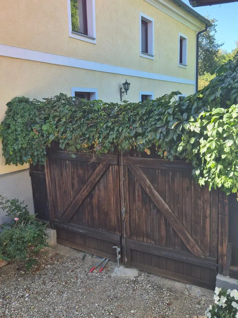 Wunderschöner Dreikanthof in Ruhelage mit Reithalle