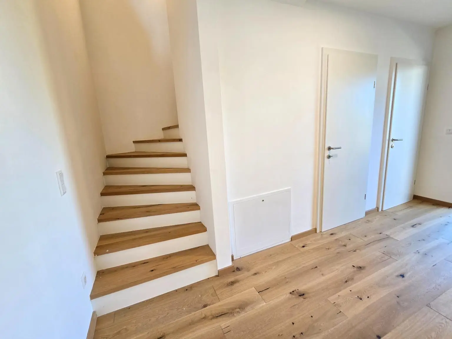 EG_Vorzimmer mit Stiegenaufgang