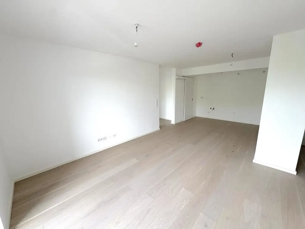EIGENGRUND NÄHE ALTE DONAU – FREIFLÄCHEN - LUFTWÄRMEPUMPE – KELLER – GARAGE – U-BAHN!