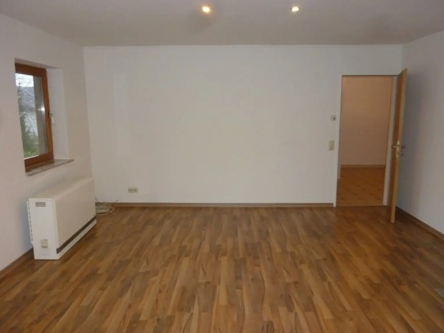 "GRÖDIG - 2 Zimmer Wohnung mit Balkon und PKW-Stellplatz"