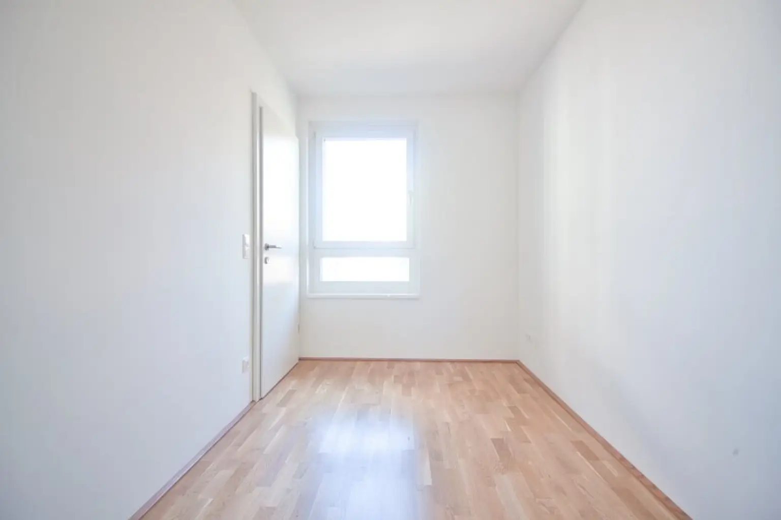 Arbeiten & Wohnen vereint – moderne 2-Zimmer-Wohnung mit Balkon & angrenzendem Büro mit separatem Zugang