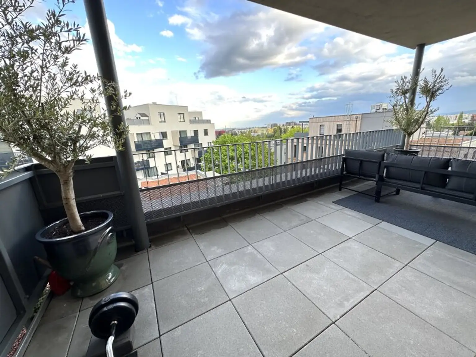 Wunderschöne & vollmöblierte 2-Zimmerwohnung in absoluter Ruhelage mit schönem Ausblick von großer Terrasse - en suite Badezimmer inklusive
