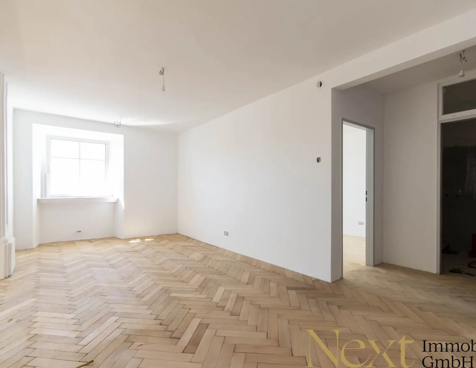 ERSTBEZUG nach Sanierung! Charmante 4-Zimmer-Wohnung mit 2 Bädern im Painherrnhof in Leonding zu vermieten!