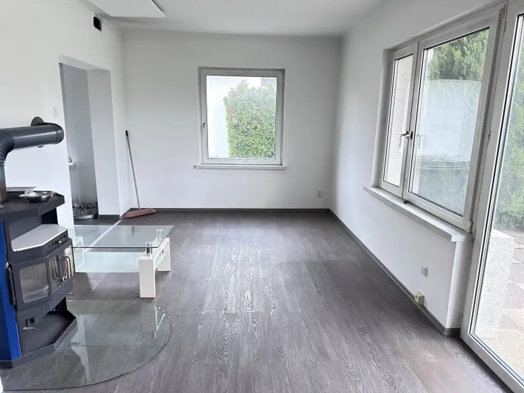 Grundstück mit Zweifamilienhaus in Ruhelage - Variable Gestaltungsmöglichkeiten vorhanden
