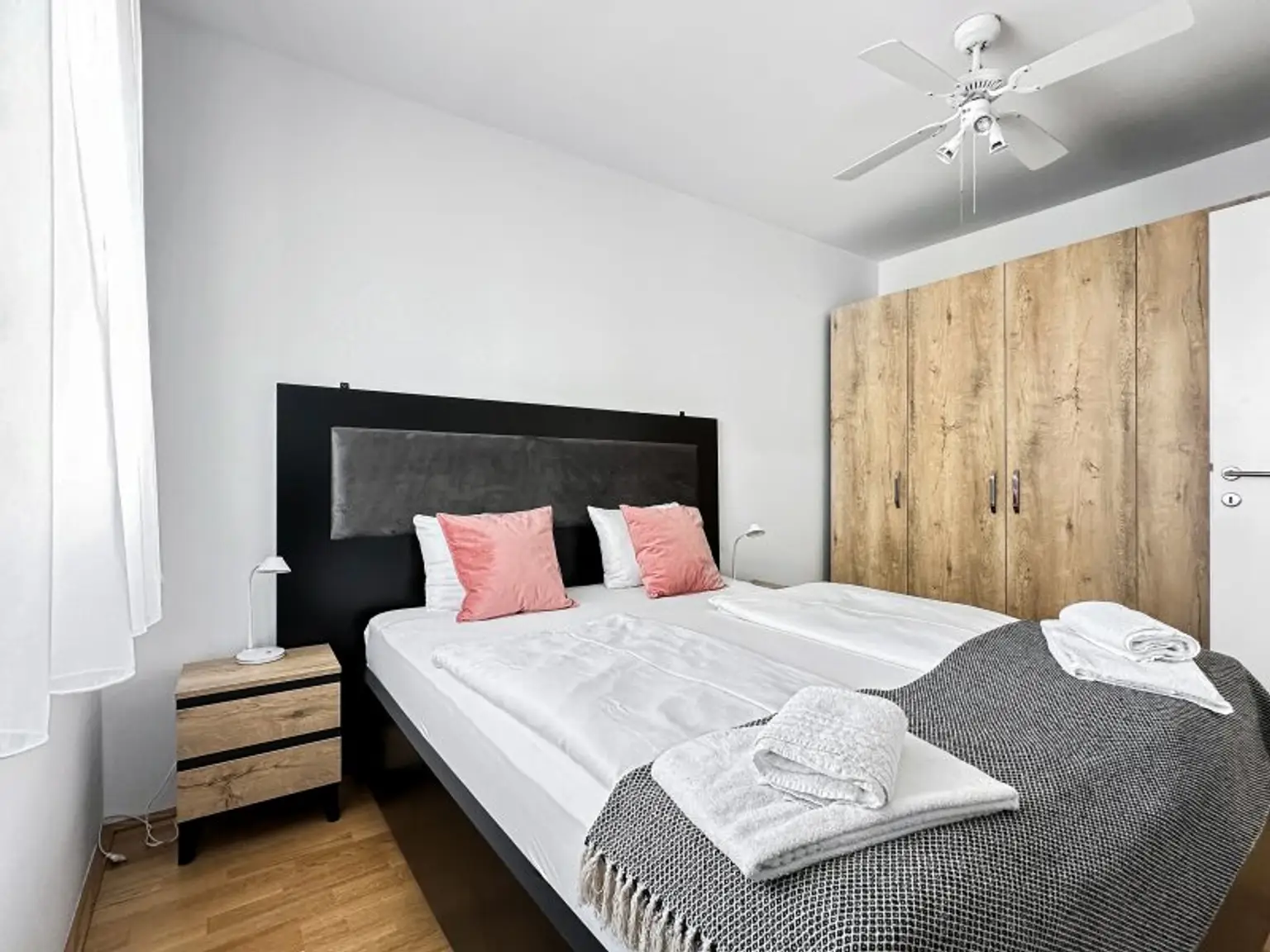 Airbnb | 2-Zimmer Wohnung mit Balkon | Möbliert | 1100 Wien Favoriten