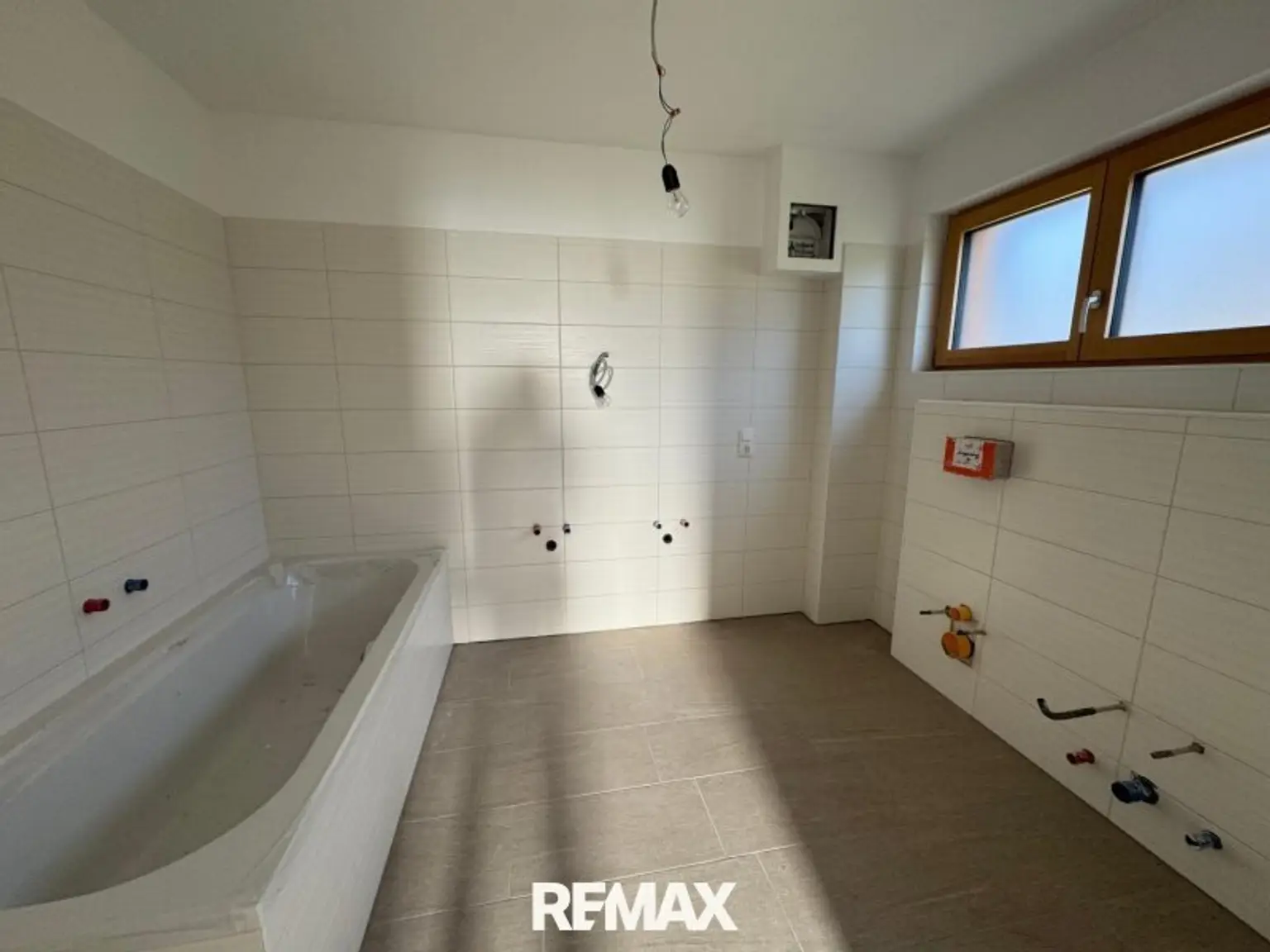 Bad mit Dusche OG