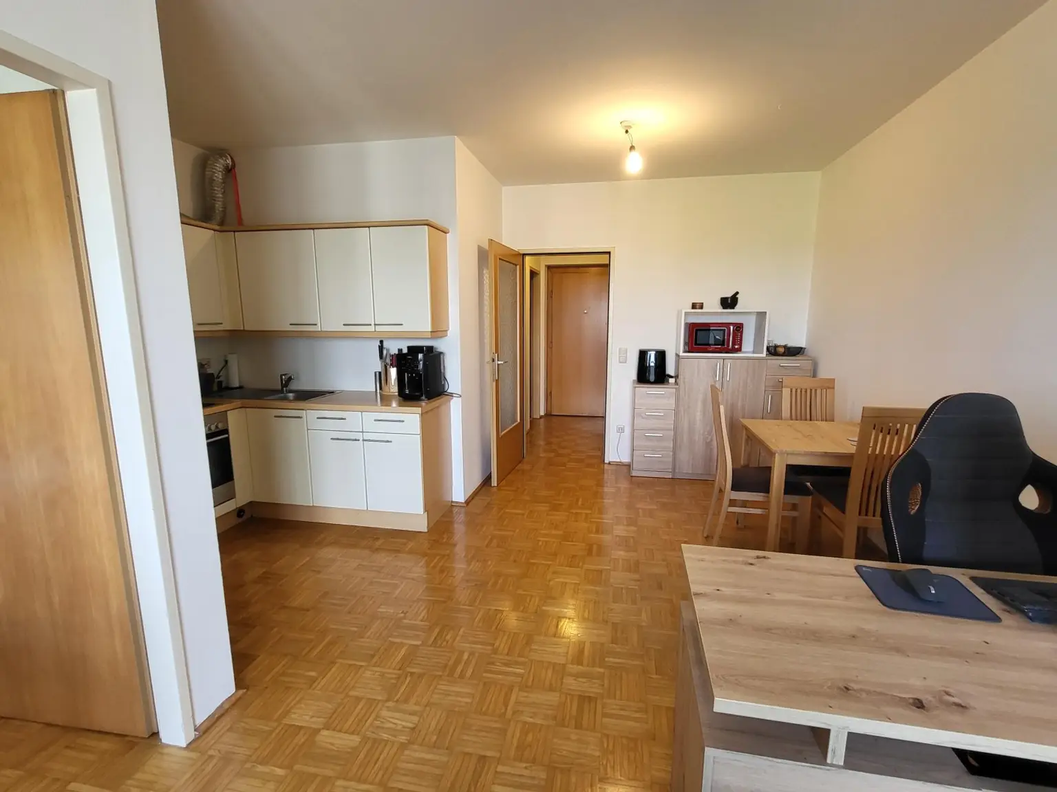 Wohnraum_Blick zur Haustür_Panorama