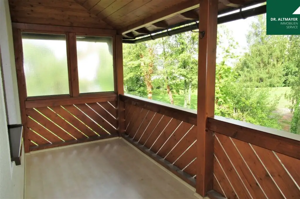 Ruhige Stadtwohnung mit Balkon und schönem abgetrennten  Garten