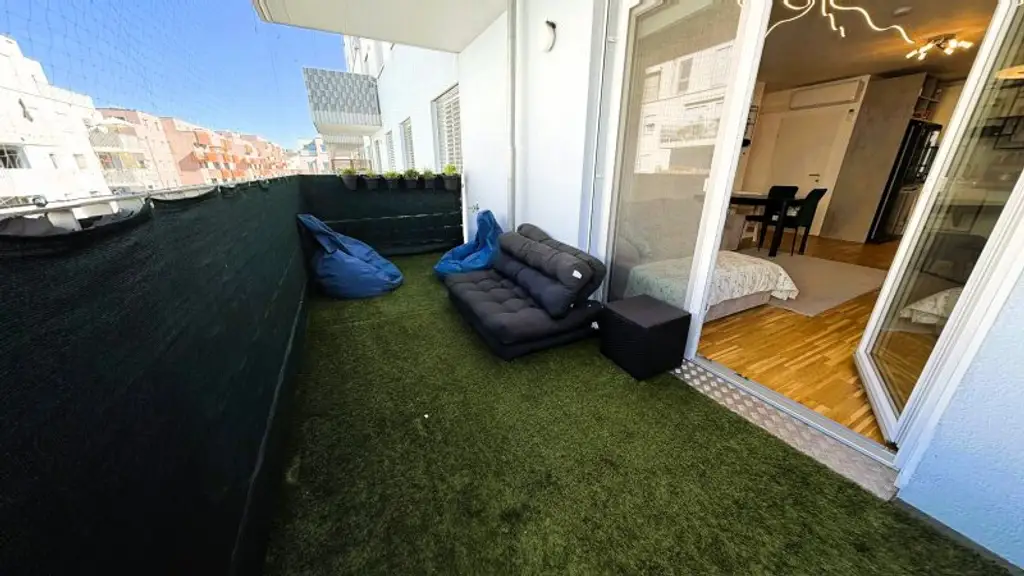 +NEU+ Ihr liebevoller und hochwertiger Rückzugsort im Grünen – Sonnige 3-Zimmer-Wohnung mit Balkon & bester Anbindung