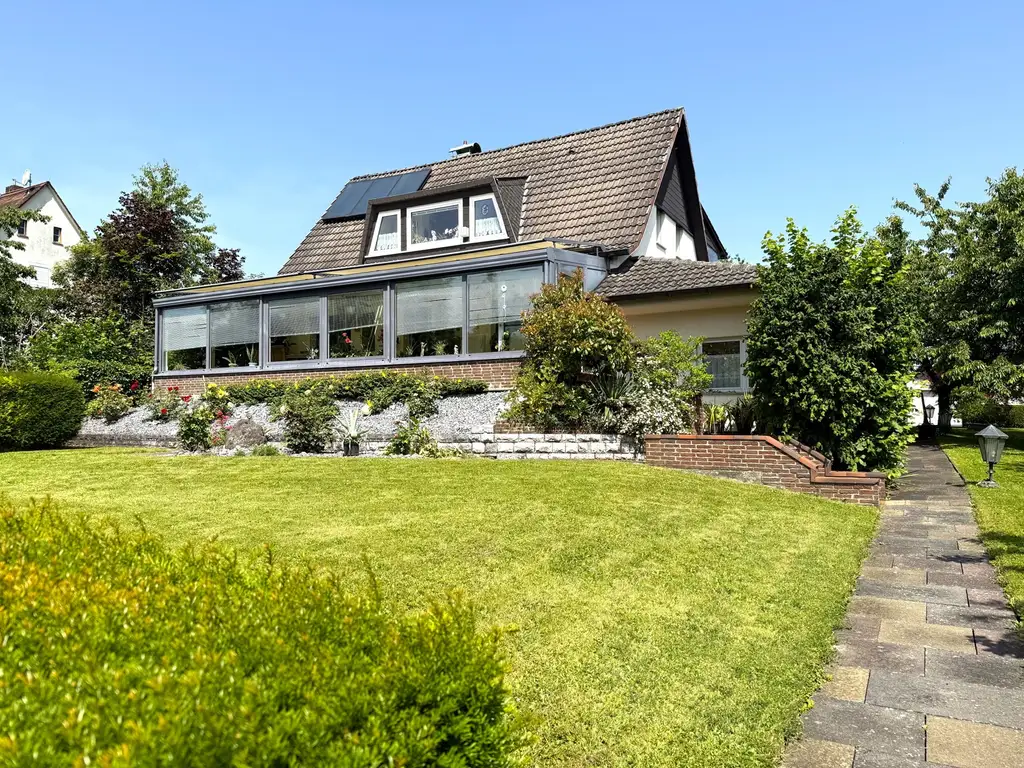 Einfamilienhaus mit Charme, Gartenidylle & Wintergarten
