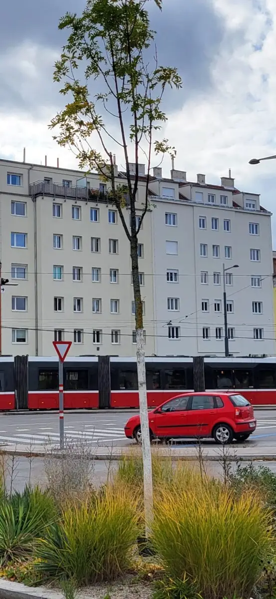 Hochwertig sanierte 2-Zimmer-Wohnung in generalsaniertem Haus mit Aufzug – Gudrunstraße