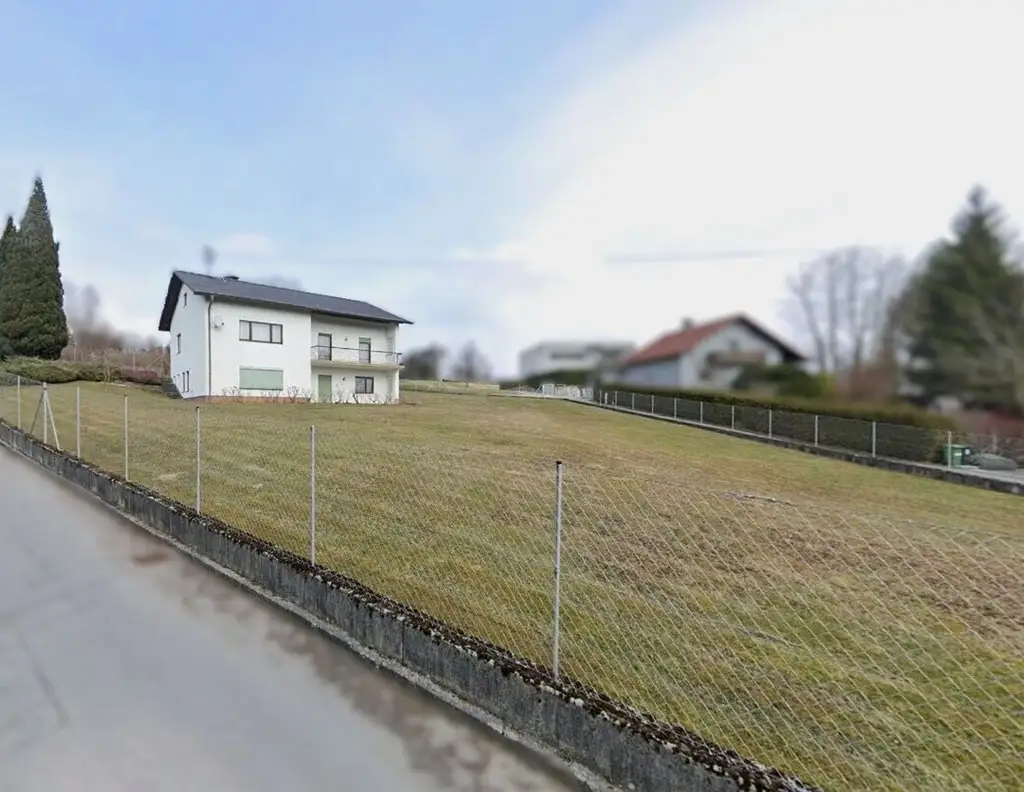 Zweifamilienhaus inkl traumhaftem Baugrundstück mit Fernsicht bis in die Berge