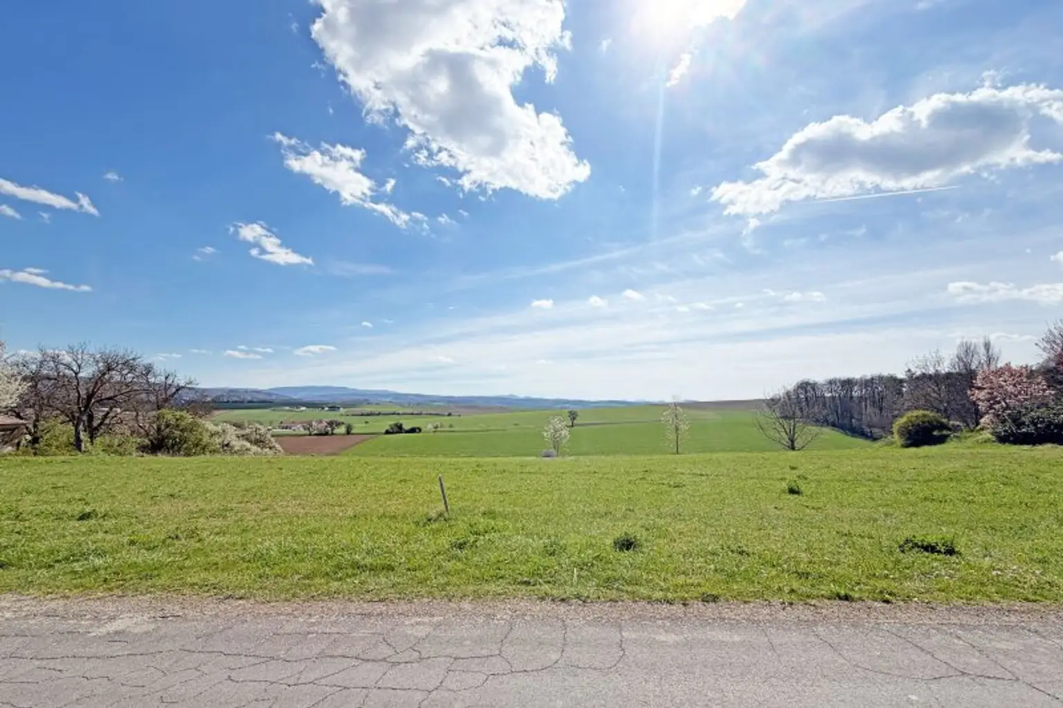 Blick von Straßenseite